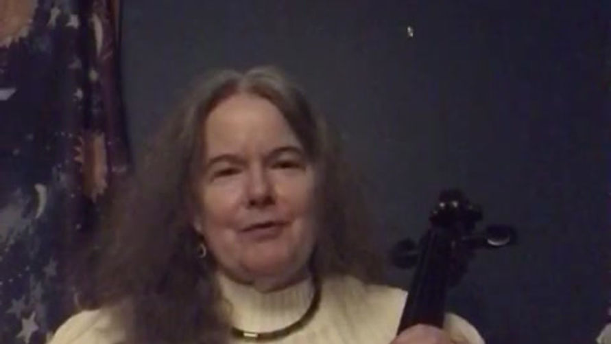 Tess Remy-Schumacher (Cello)